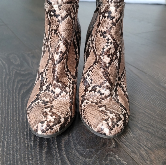 NEW Knee-High Snakeskin Boots - Picture 3 of 7